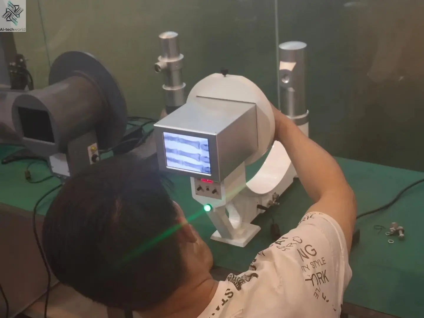 Cheapest Low Dose Portable X-ray Machine Handheld  Foot Fluoroscopy Machine Price for Sale Ai-TechWorld 