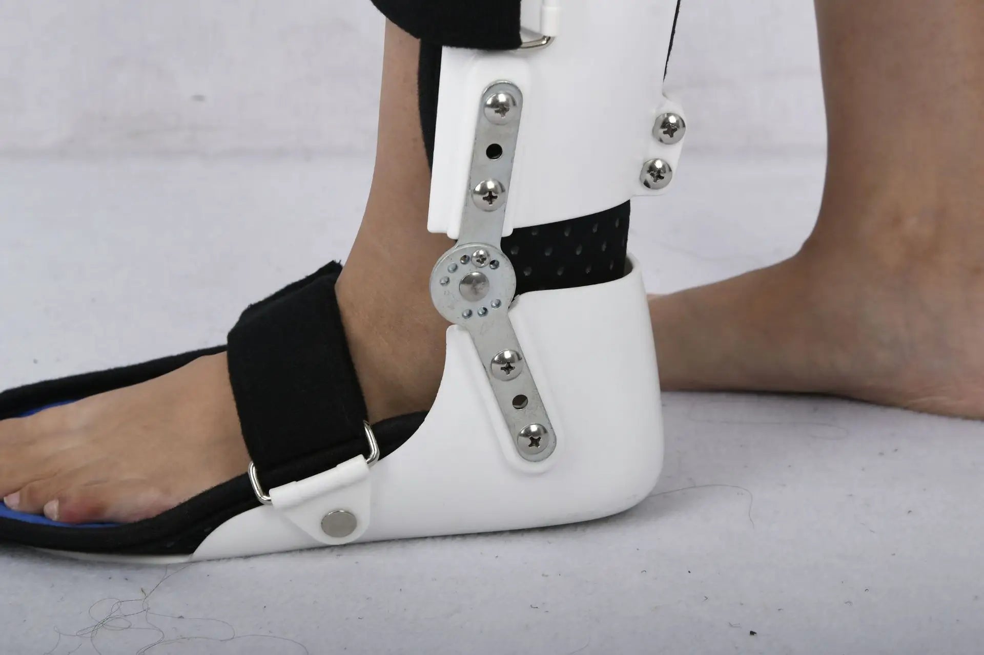 Adult Adjustable Hip, Crotch, Waist, Knee, Ankle and Foot Joint Fixation Brace, High and Low Paraplegic Walking Brace Ai-TechWorld 