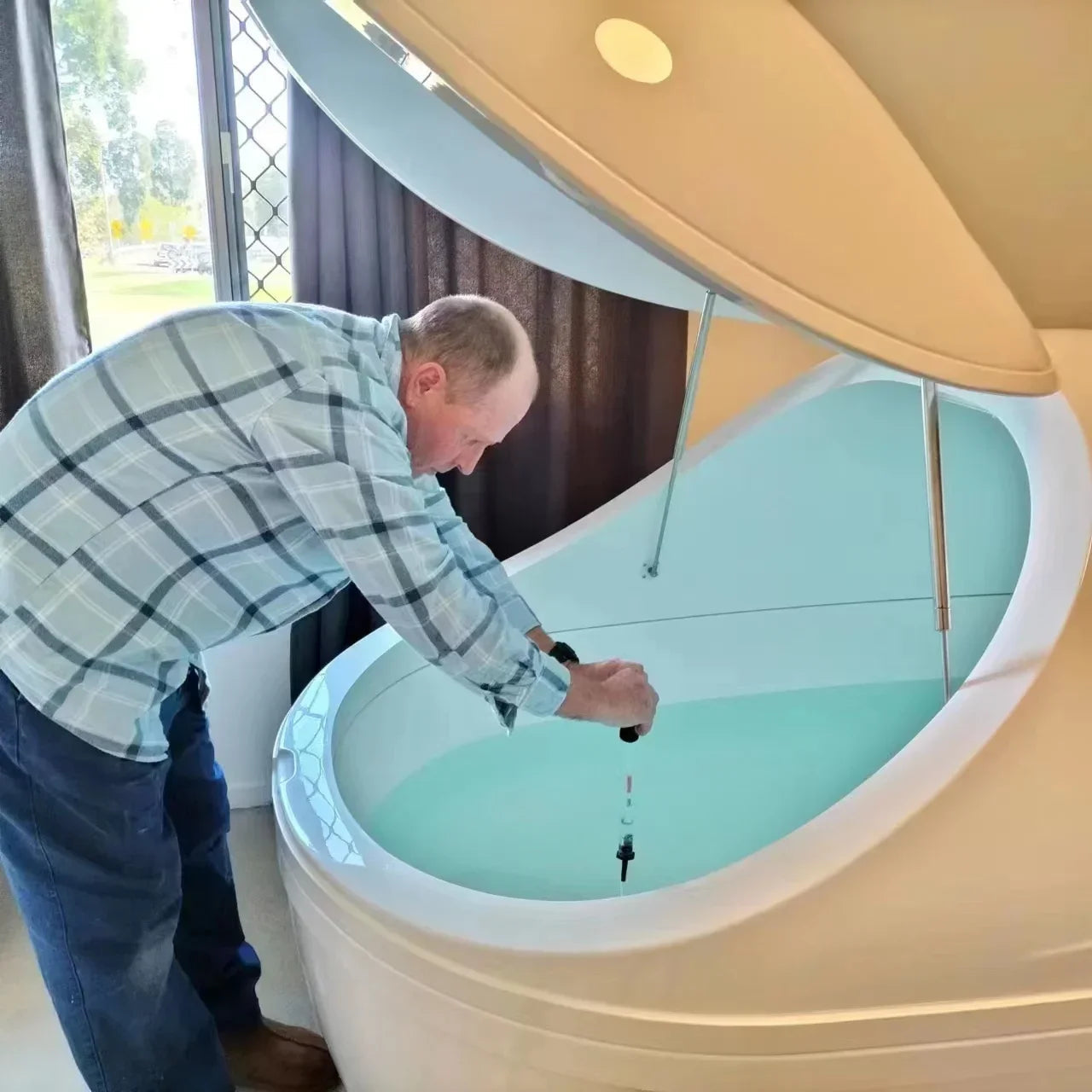 Floating cabin, floating bath, soothing and relaxing SPA hot spring, quiet sleep, stress relieving therapy cabin Ai-TechWorld 