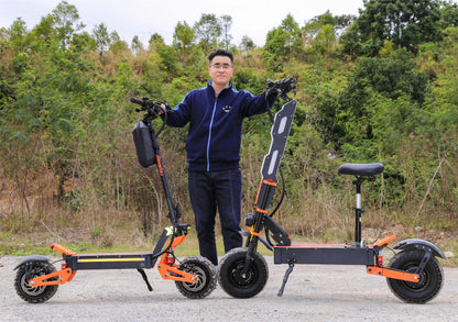 X5 6000W Dual Motor Eelectric Scooter in China Stock 60v 40ah Large Battery Remote Scooter with Seat 11-inch Tires Ai-TechWorld 