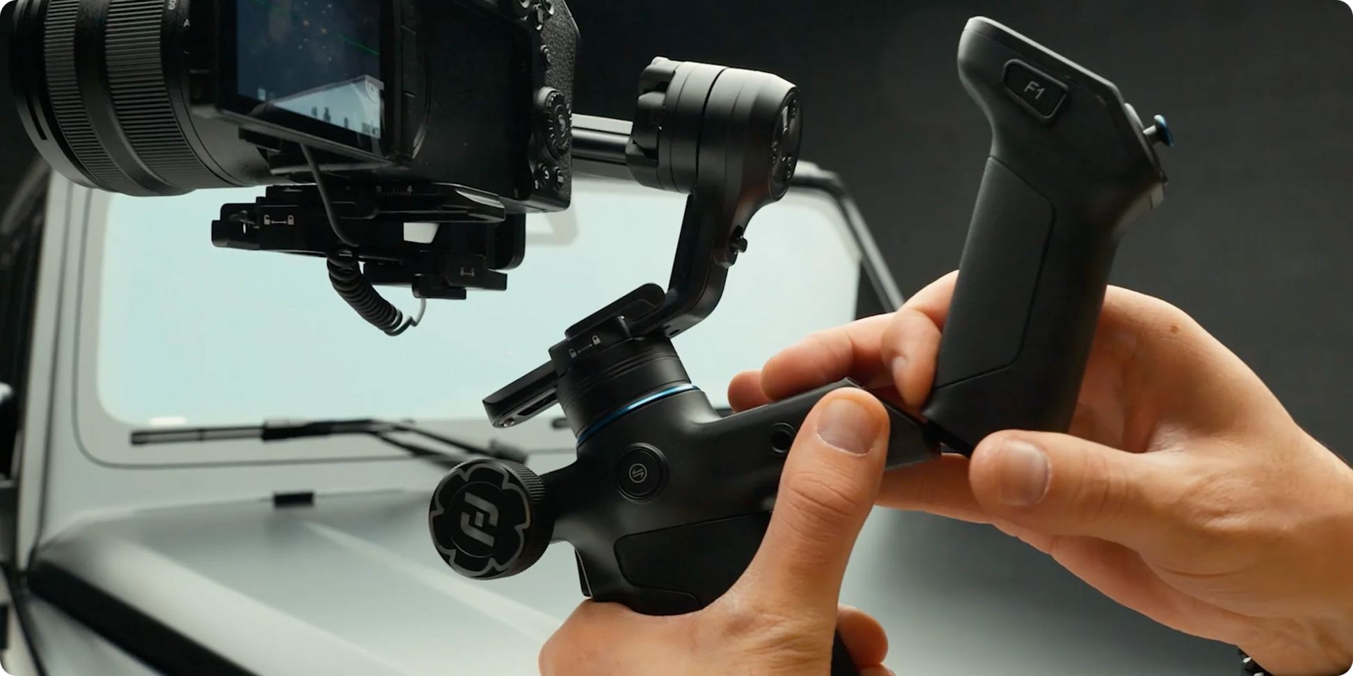 FeiyuTech SCORP Mini 3 Pro – 3 - in - 1 Gimbal with Detachable Handle & AI 4.0 Tracking for Mirrorless, Action Cameras & Phones - Ai - TechWorld